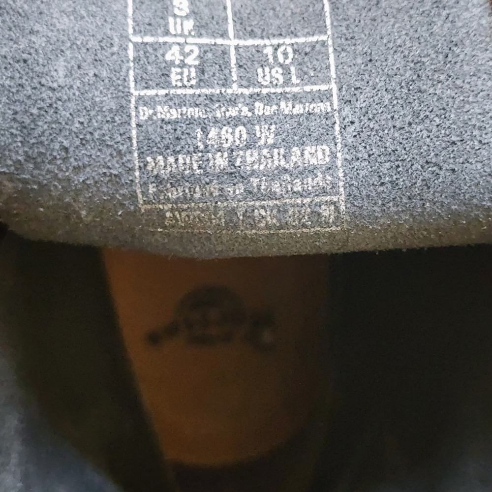 EUC Dr. Martens 1460 Patent Leather Boots! - Picture 9 of 13